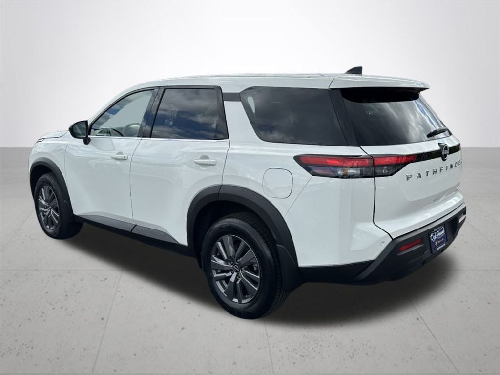 2025 Nissan Pathfinder S