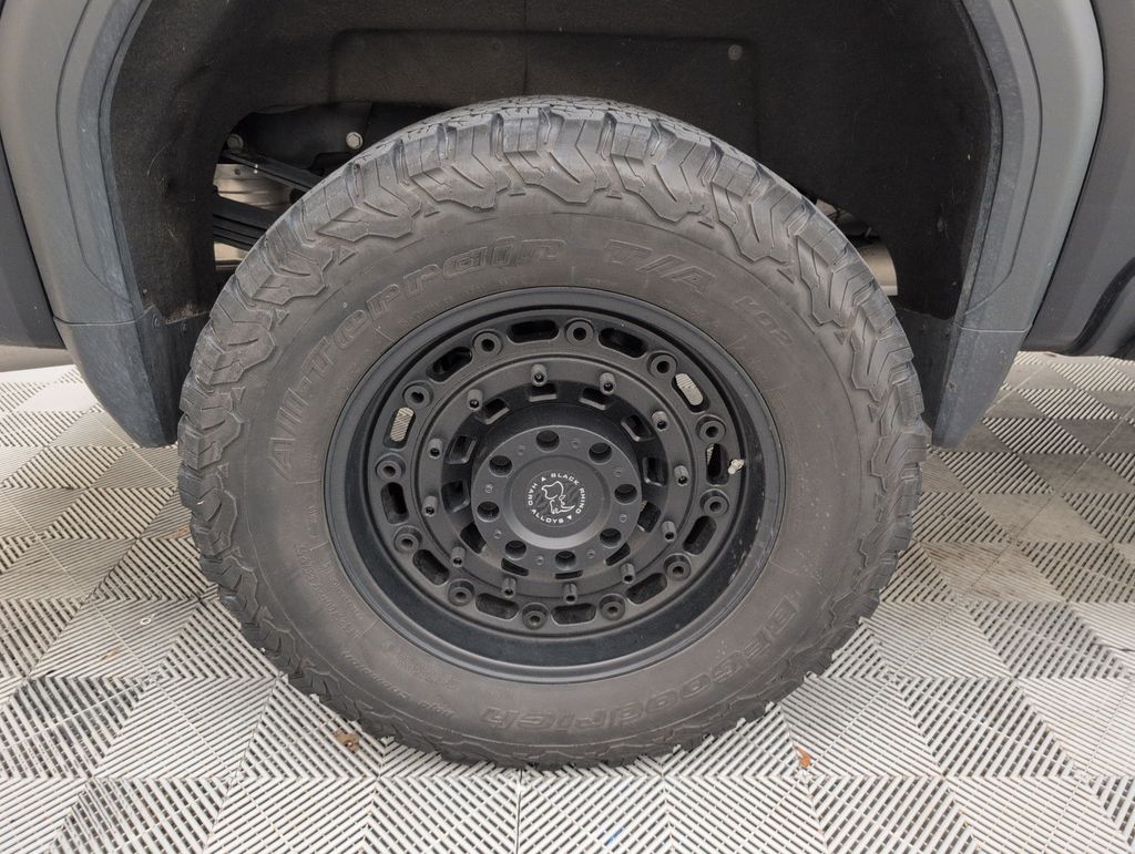 Used 2024 Black GMC AT4 image 19