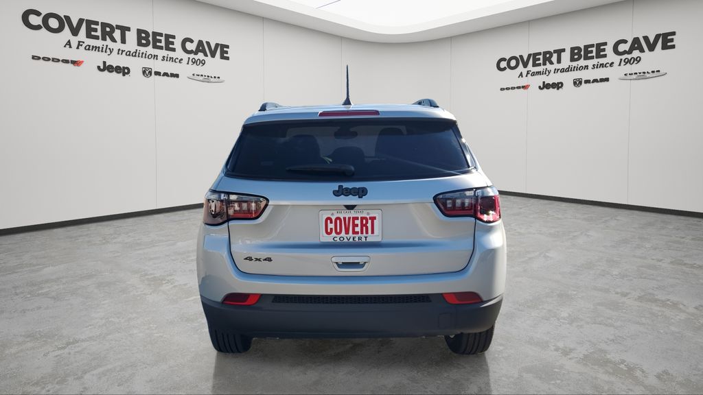 New 2026 Silver Jeep  image 8