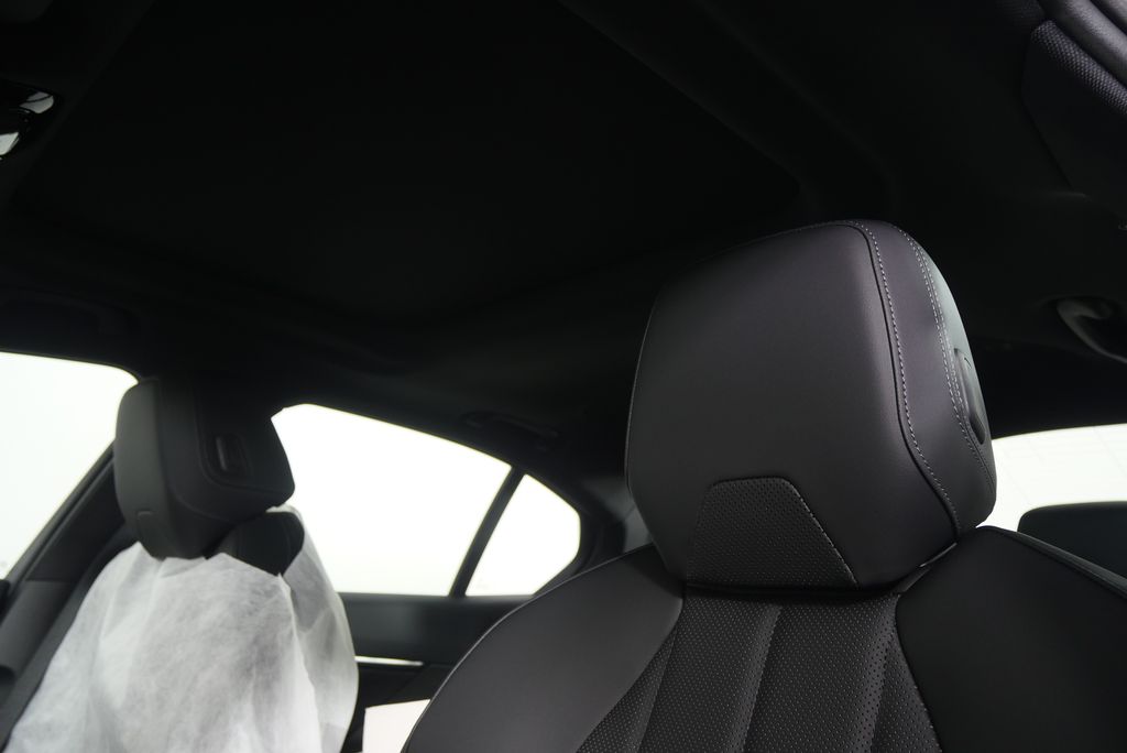 Thumbnail: 2026 BMW 5 Series - 12