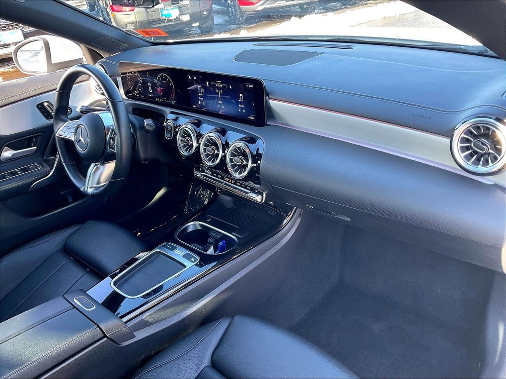 2025 Mercedes-Benz CLA — photo 13