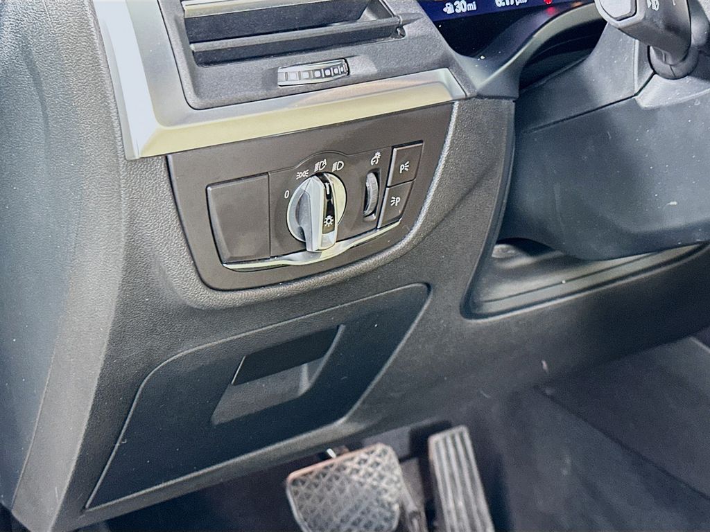 Thumbnail: 2023 BMW X3 - 10