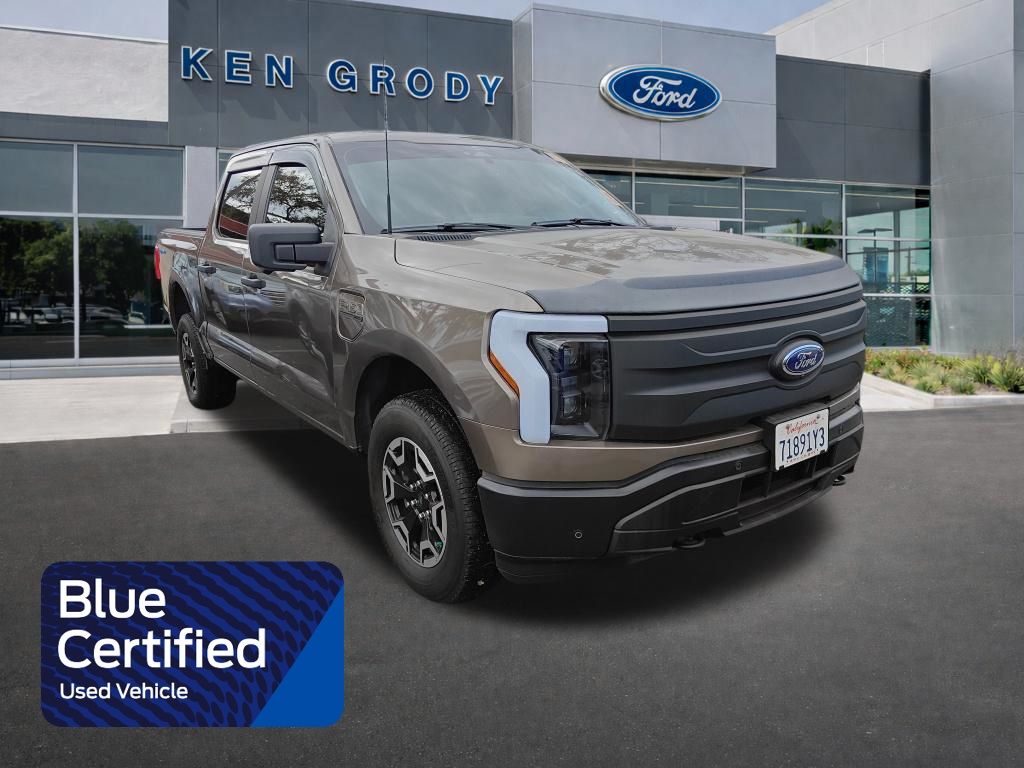 2023 Ford F-150 Lightning Pro SuperCrew AWD