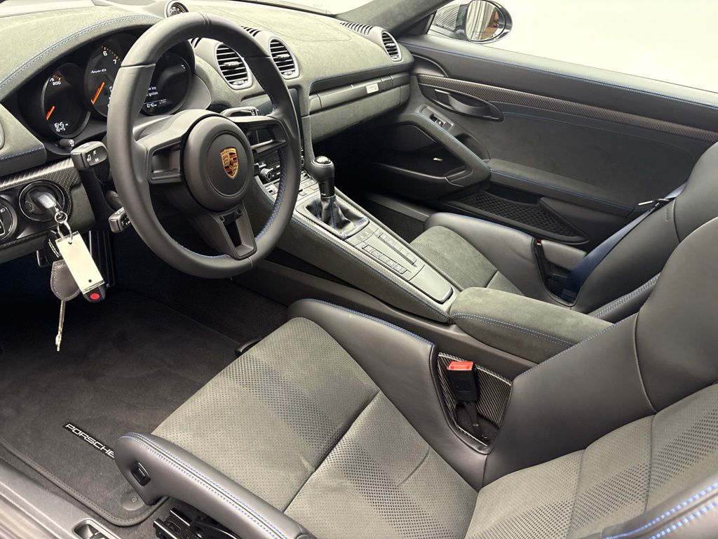 Thumbnail: 2025 Porsche  - 5