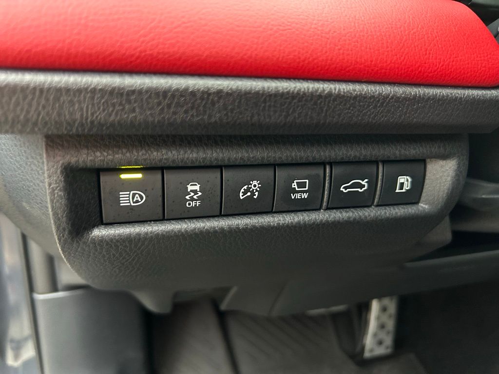 Thumbnail: 2025 Toyota Camry - 18