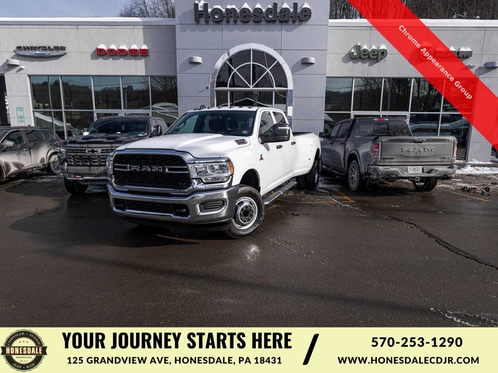 2024 RAM 3500 Tradesman Crew Cab LB DRW 4WD