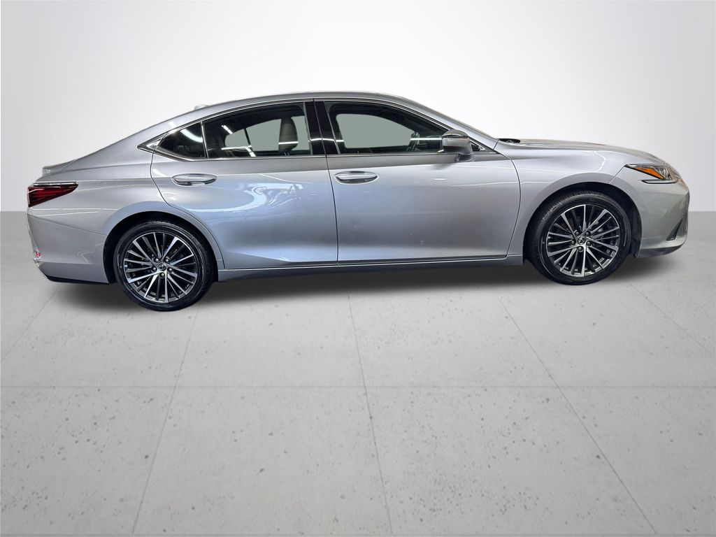 2022 Lexus ES 350
