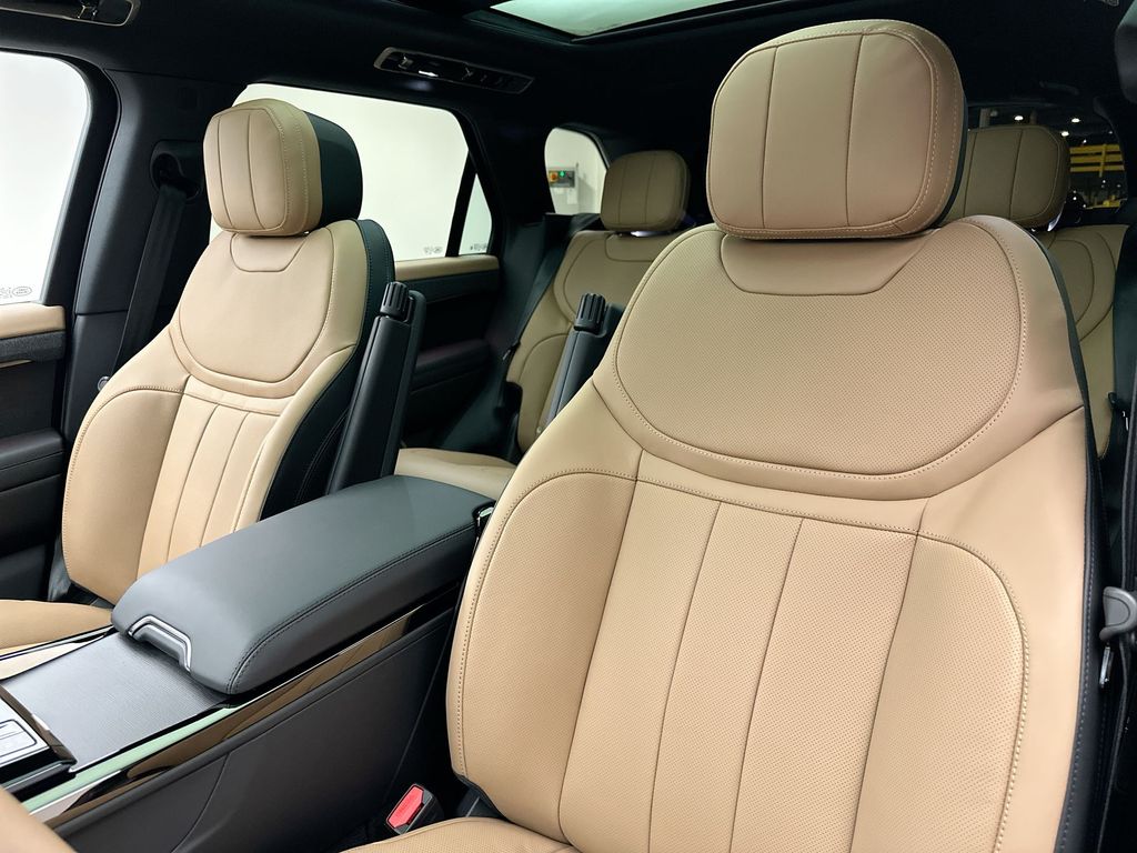 Thumbnail: 2027 Land Rover Range Rover Sport - 10