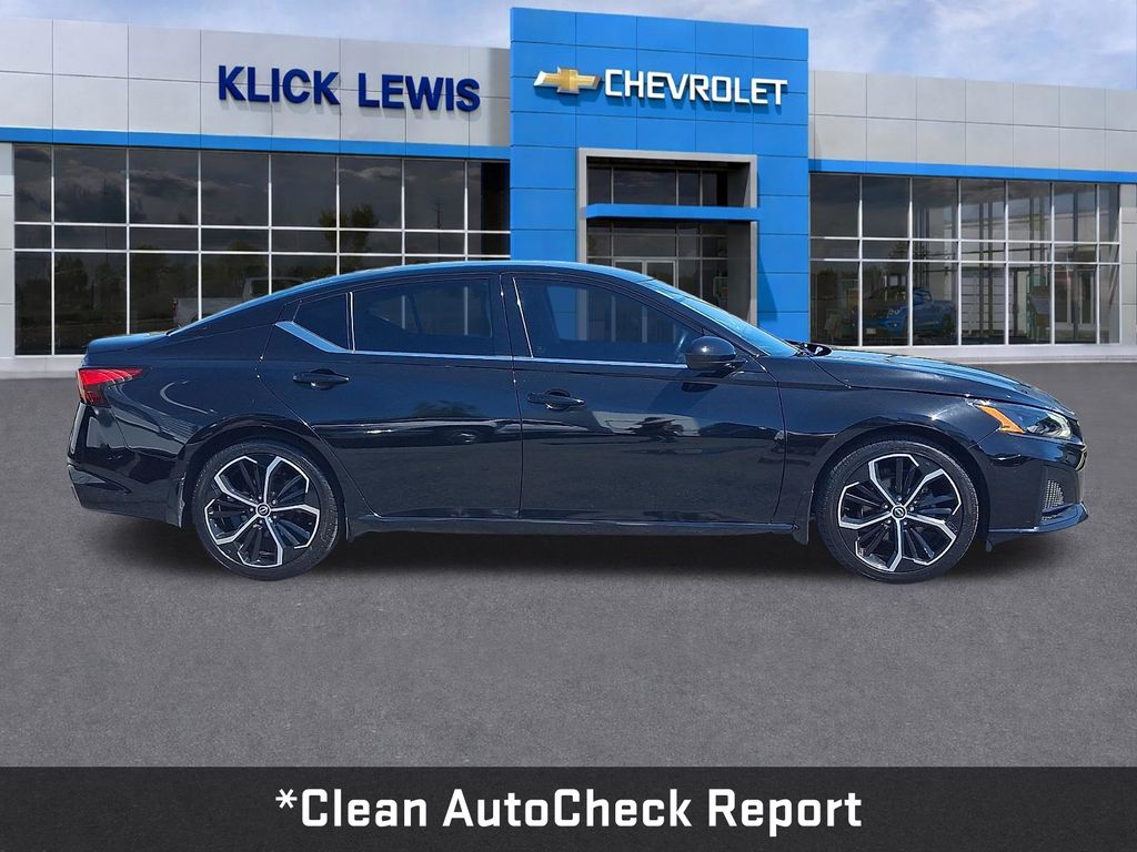 2023 Nissan Altima 2.5 SR Black at South Hills Kia