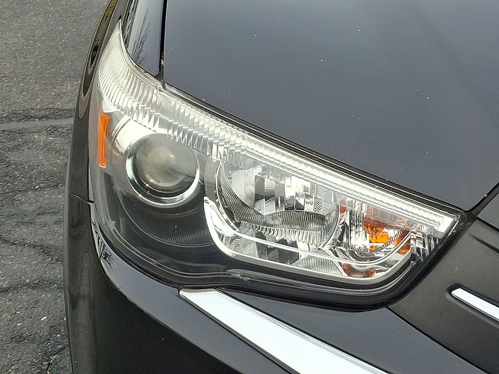 Thumbnail: 2019 Mitsubishi Outlander Sport - 9