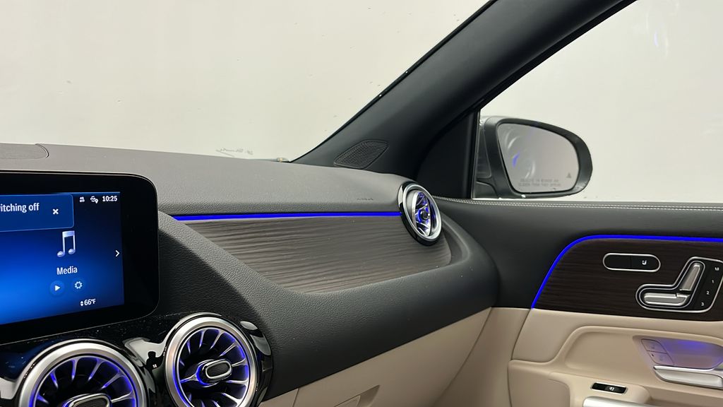 2025 Mercedes-Benz GLA 250 4MATIC 21