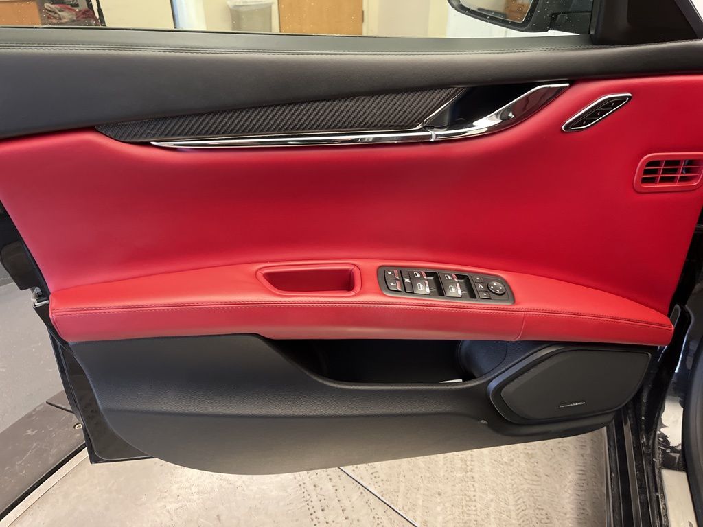 Thumbnail: 2018 Maserati Quattroporte - 11