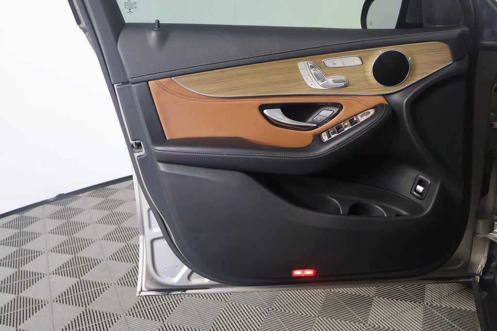Thumbnail: 2019 Mercedes-Benz GLC - 12
