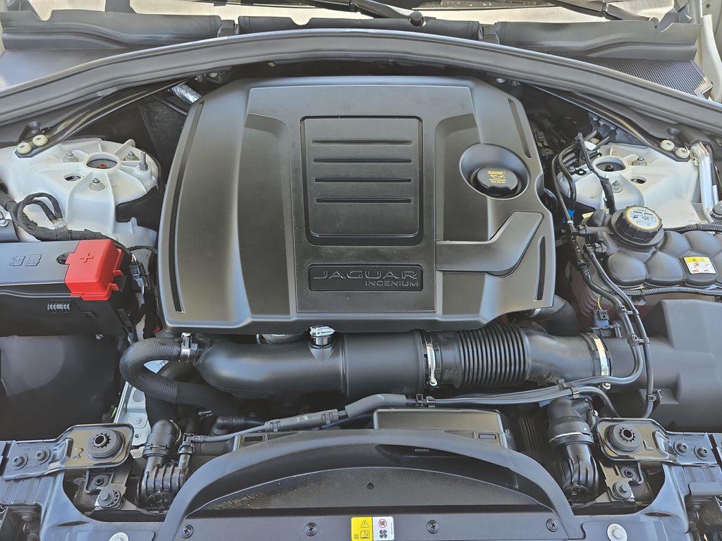 Used 2019  Jaguar 30t Prestige image 34