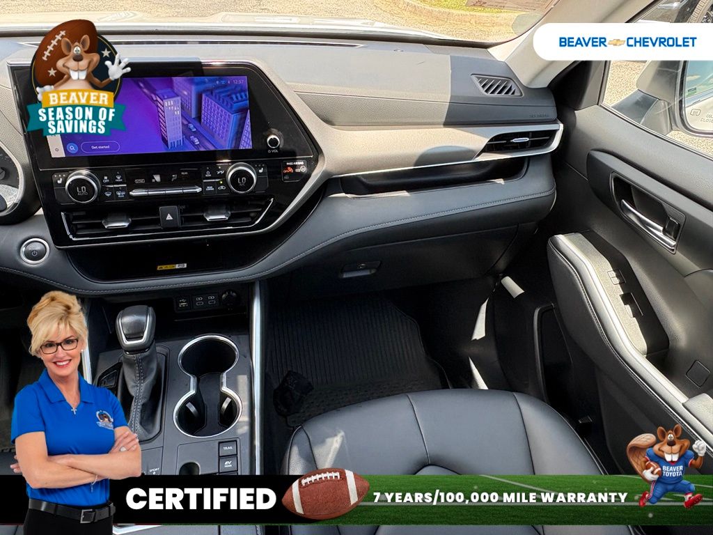Used 2025 Toyota Highlander Hybrid SUV