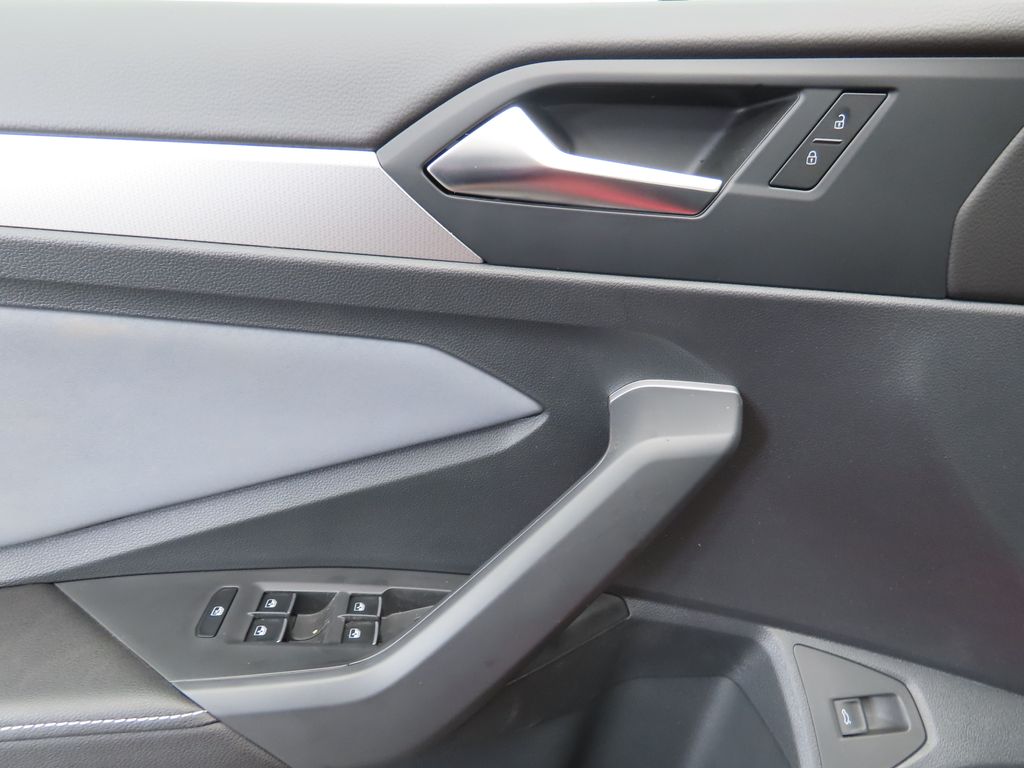 2025 Volkswagen Jetta SE 24
