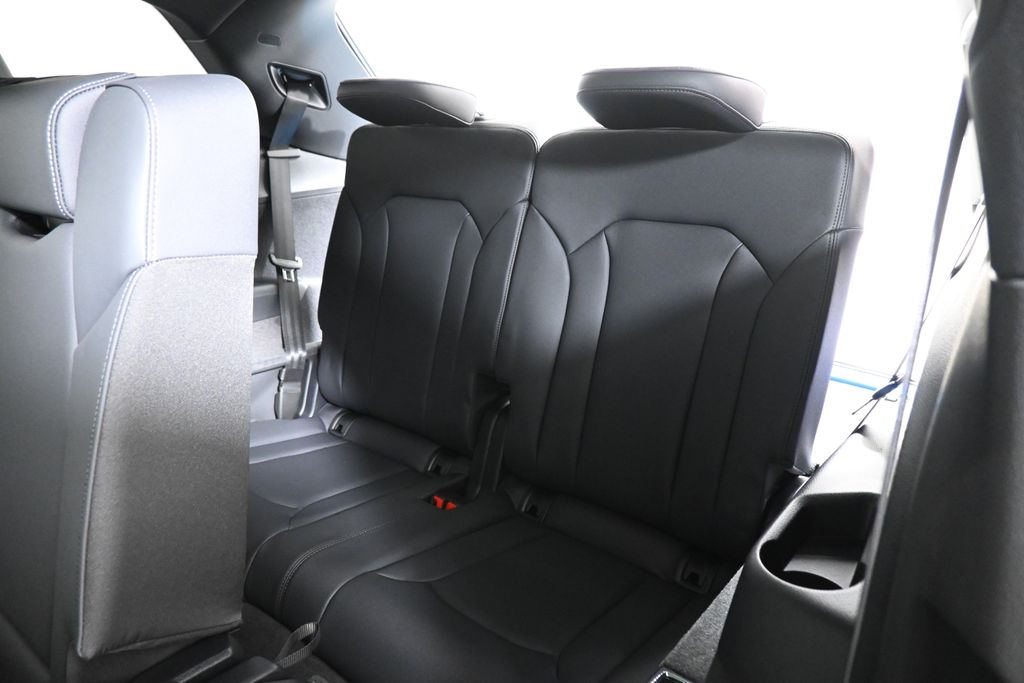 Thumbnail: 2026 Audi Q7 - 29