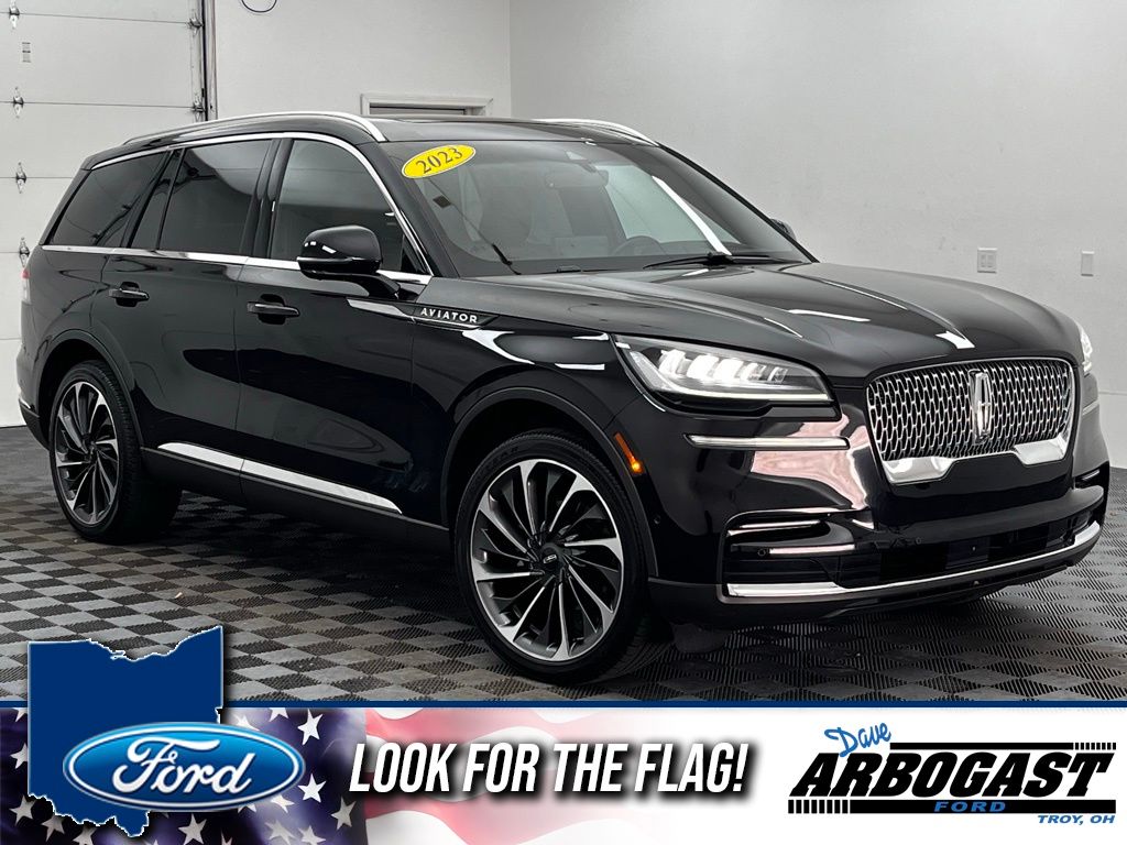 Infinite Black Metallic Clearcoat 2023 Lincoln Aviator Reserve AWD SUV / Crossover All-Wheel Drive Automatic