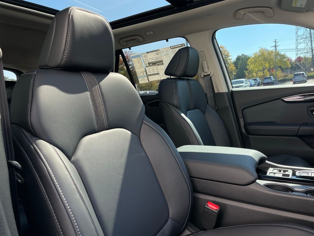 Thumbnail: 2025 Honda Pilot - 32