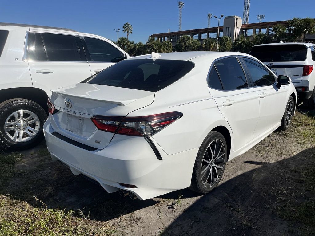 2021 Toyota Camry SE 2