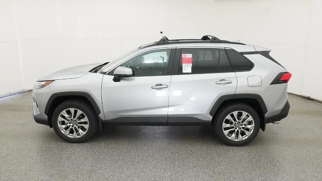 Thumbnail: 2025 Toyota RAV4 - 9