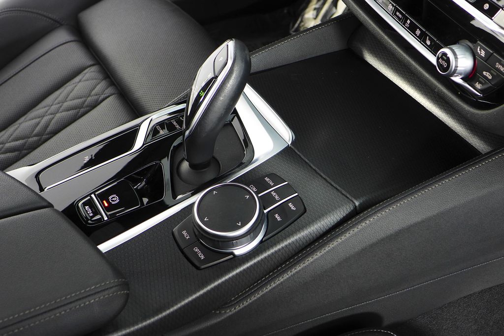 Thumbnail: 2023 BMW 5 Series - 15