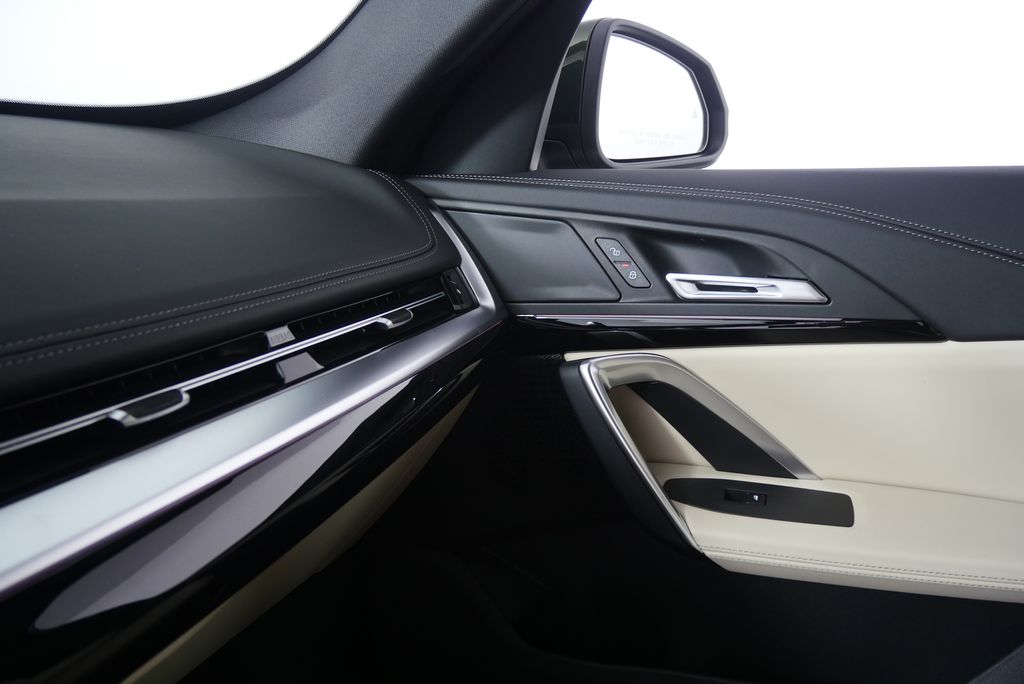 Thumbnail: 2025 BMW X1 - 23
