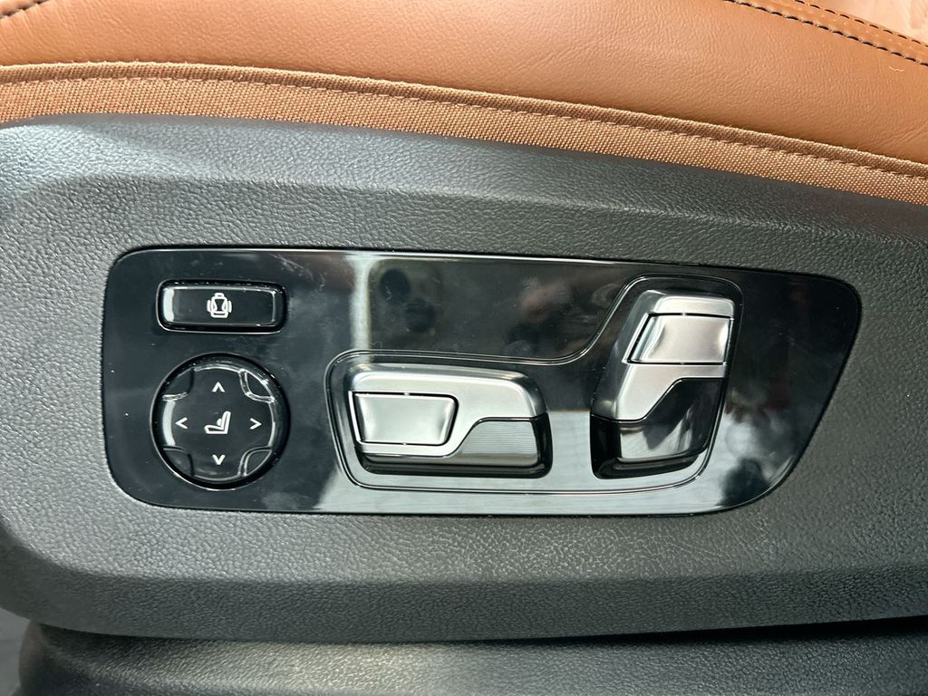 Thumbnail: 2026 BMW X6 - 12