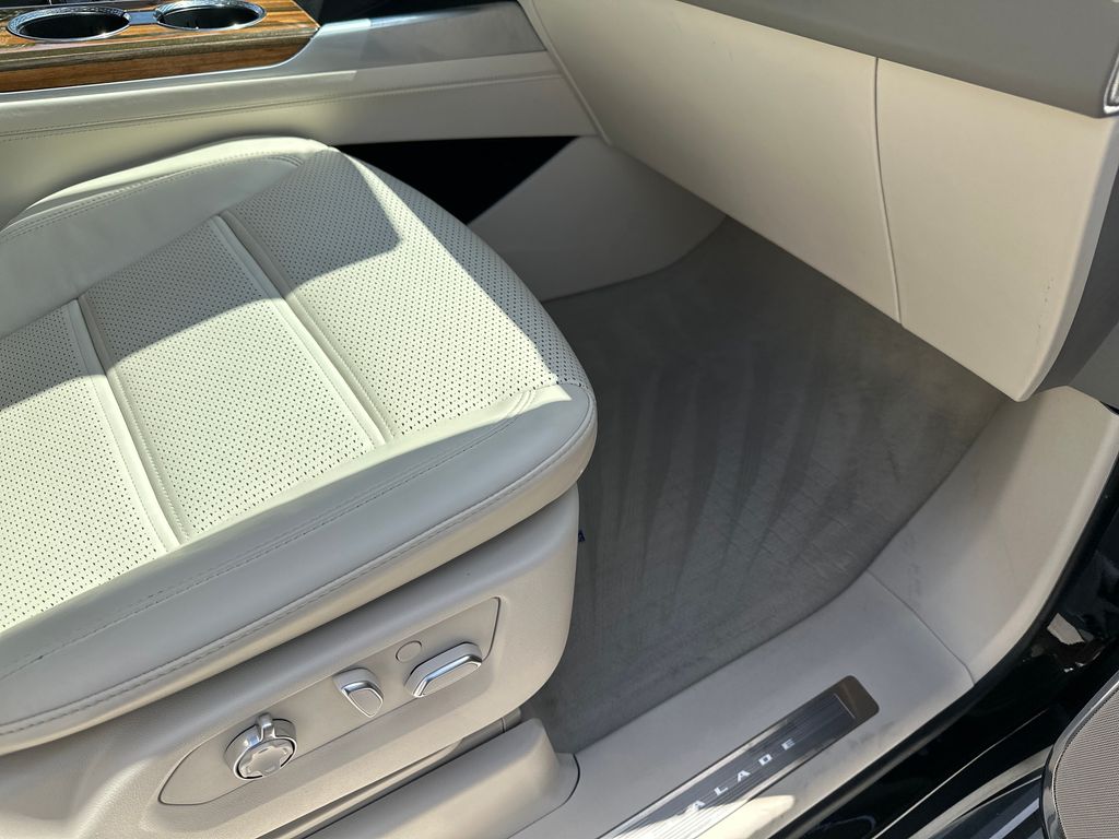 Certified Used 2025 Black Cadillac Sport Platinum image 43