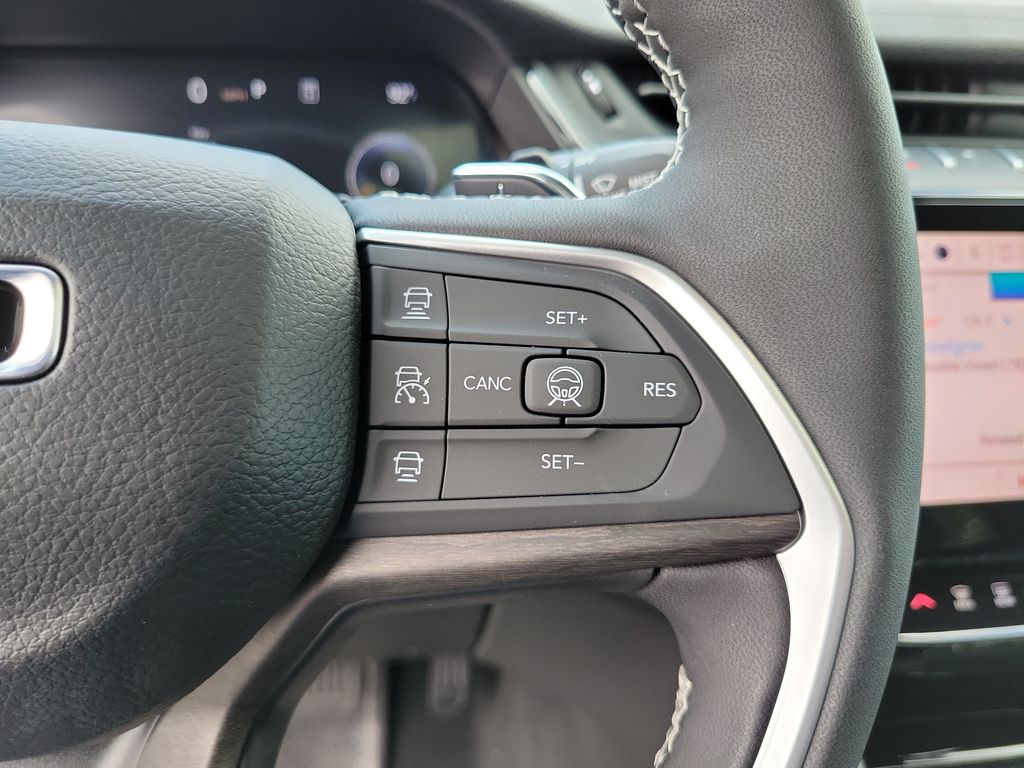 New 2026 White/off-white Jeep Laredo image 25