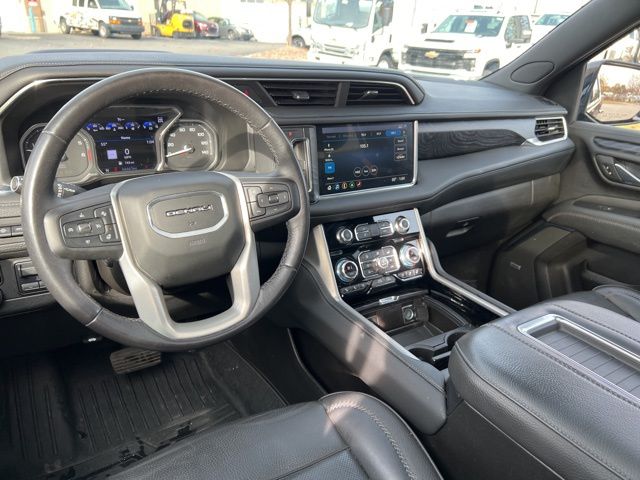 2021 GMC Yukon Denali 10