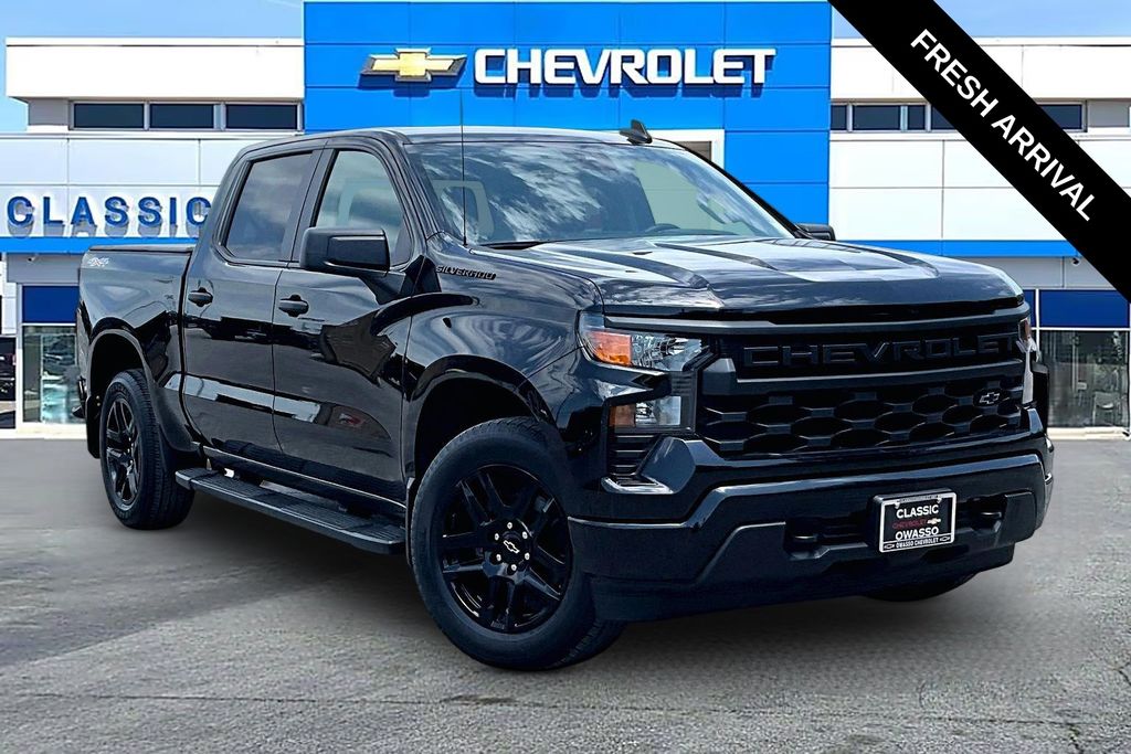 Black 2024 Chevrolet Silverado 1500 Pickup Truck Four-Wheel Drive 8-Speed Automatic