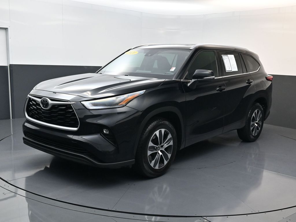 Midnight Black Metallic 2021 Toyota Highlander SUV / Crossover Front-Wheel Drive 8-Speed Automatic