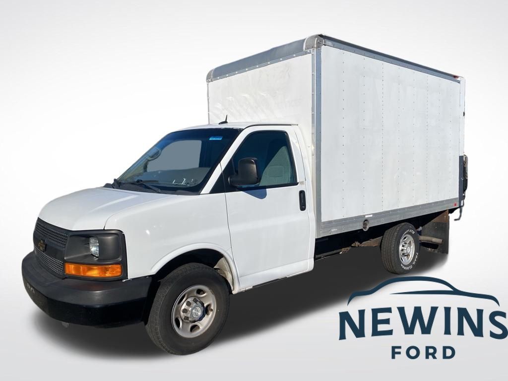 2015 Chevrolet Express Chassis 3500 139 Cutaway with 1WT RWD