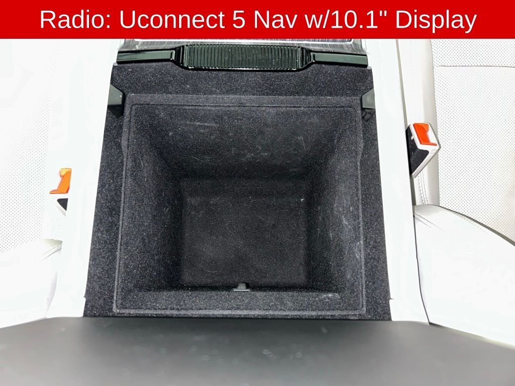 Used 2023 White Jeep Series III image 12