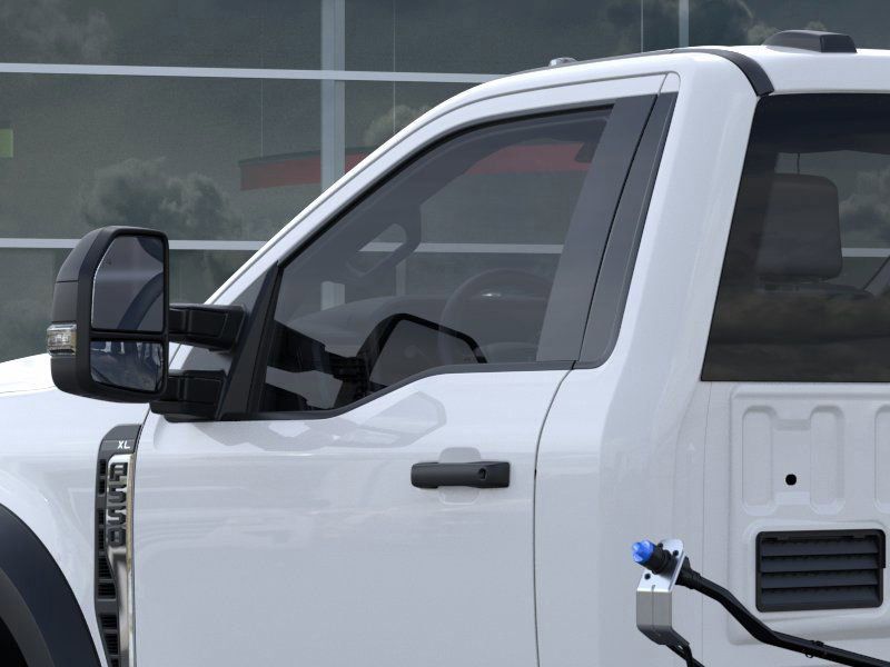 New 2025 Ford Super Duty F-550 Chassis Regular Cab (DRW) 169" Wheelbase XL