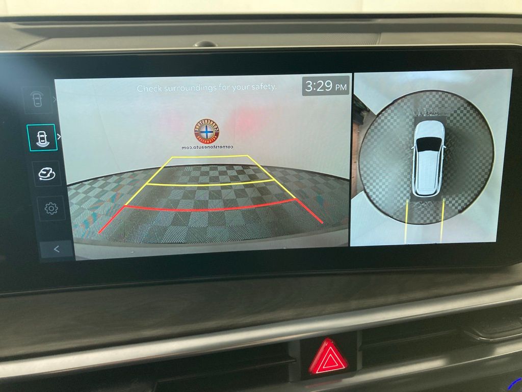 View vehicle photo 4