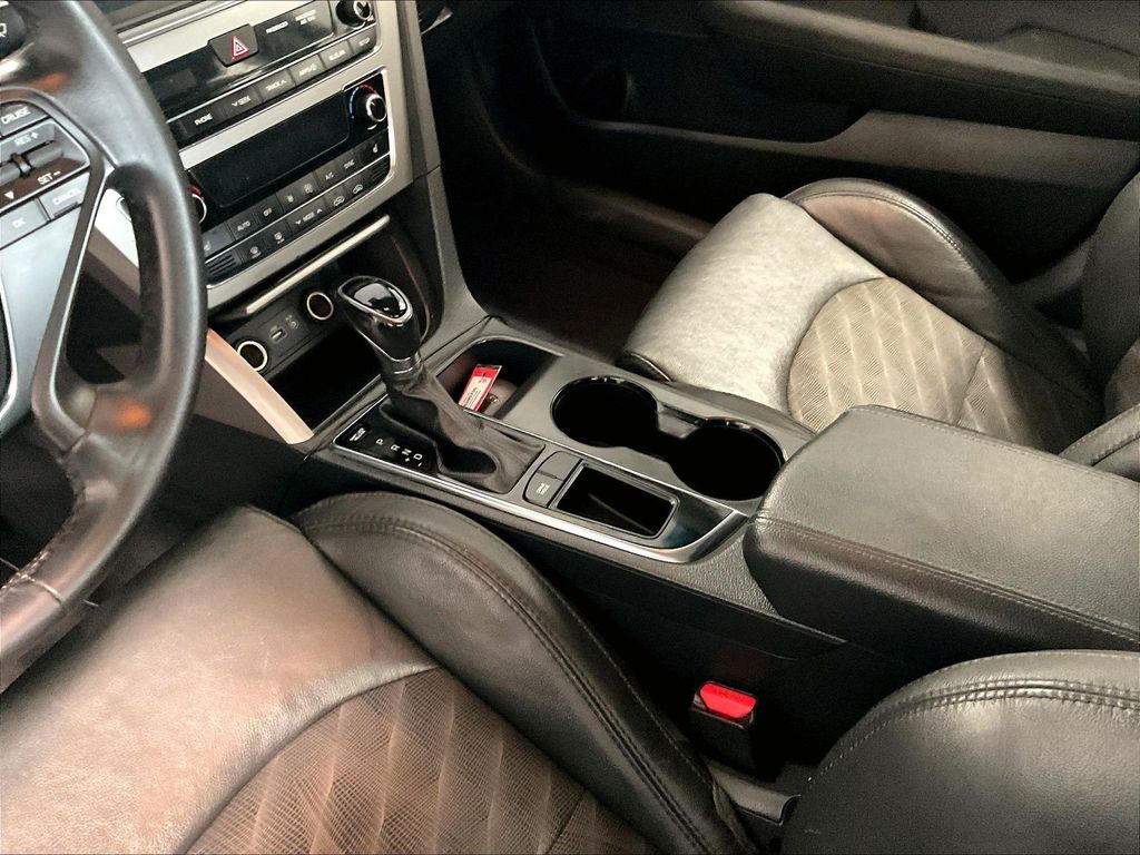 2016 Hyundai Sonata — photo 20