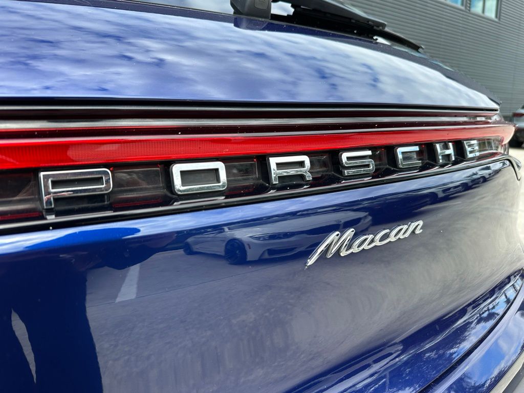 Thumbnail: 2023 Porsche Macan - 14