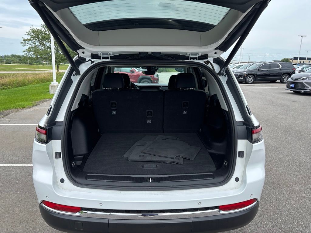 Used 2024 Jeep Grand Cherokee SUV