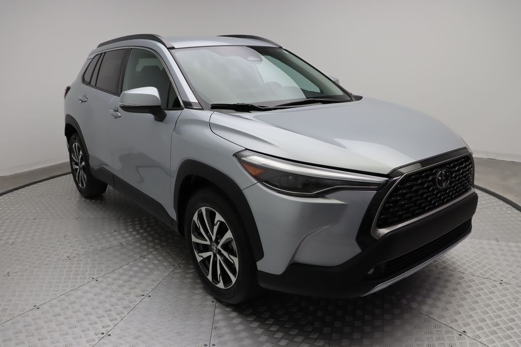 2024 Toyota Corolla Cross XLE 6