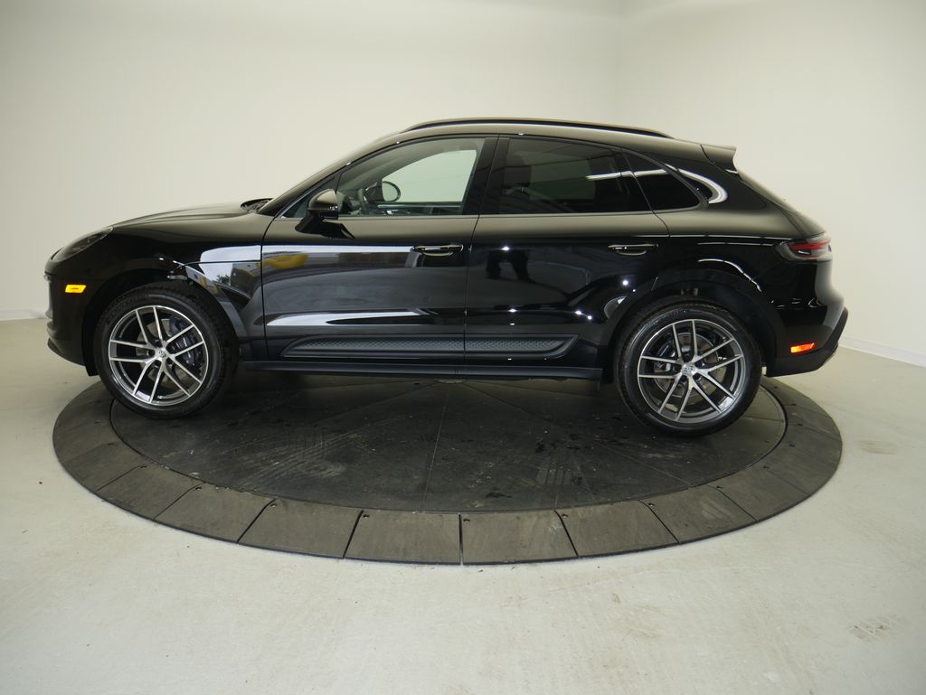 Thumbnail: 2026 Porsche Macan - 2