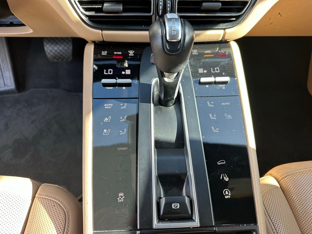 2023 Porsche Macan  22
