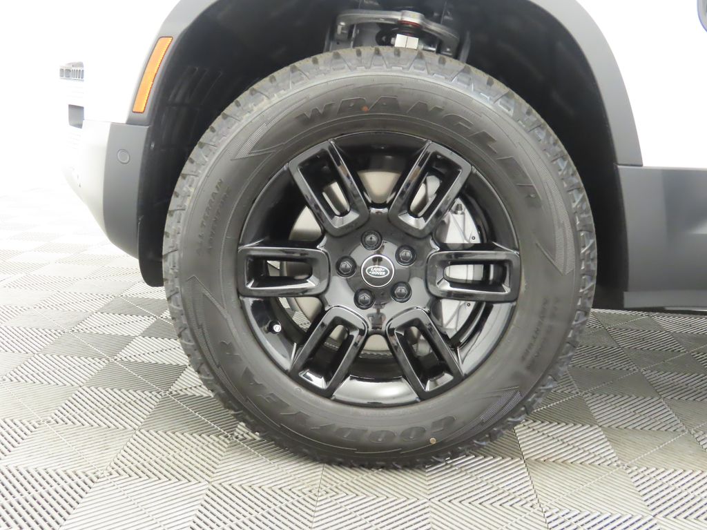 Thumbnail: 2025 Land Rover Defender - 29