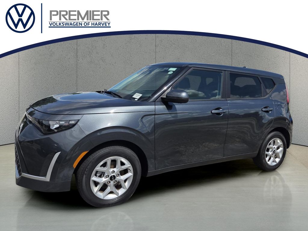 Gravity Gray 2025 Kia Soul SUV / Crossover Front-Wheel Drive Continuously Variable Transmission