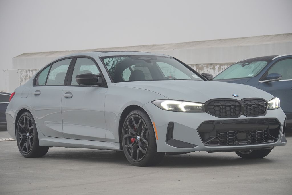 Thumbnail: 2026 BMW 3 Series - 3