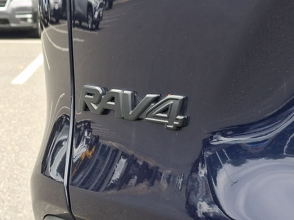 Thumbnail: 2020 Toyota RAV4 - 32