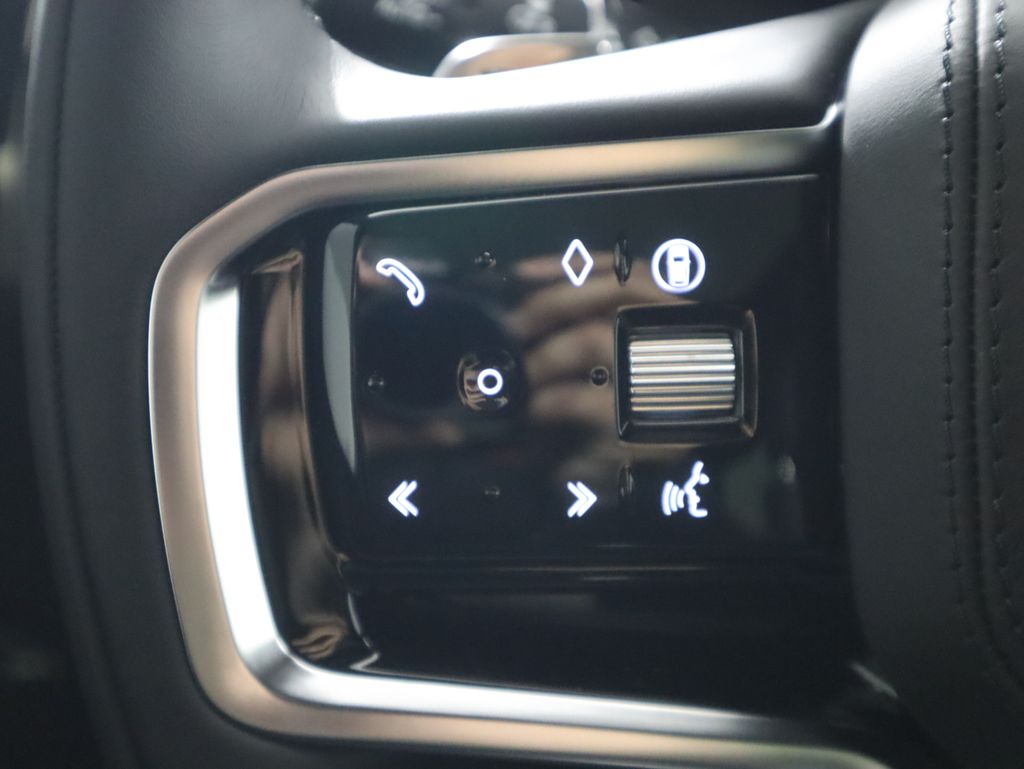 Thumbnail: 2025 Land Rover Range Rover Sport - 12