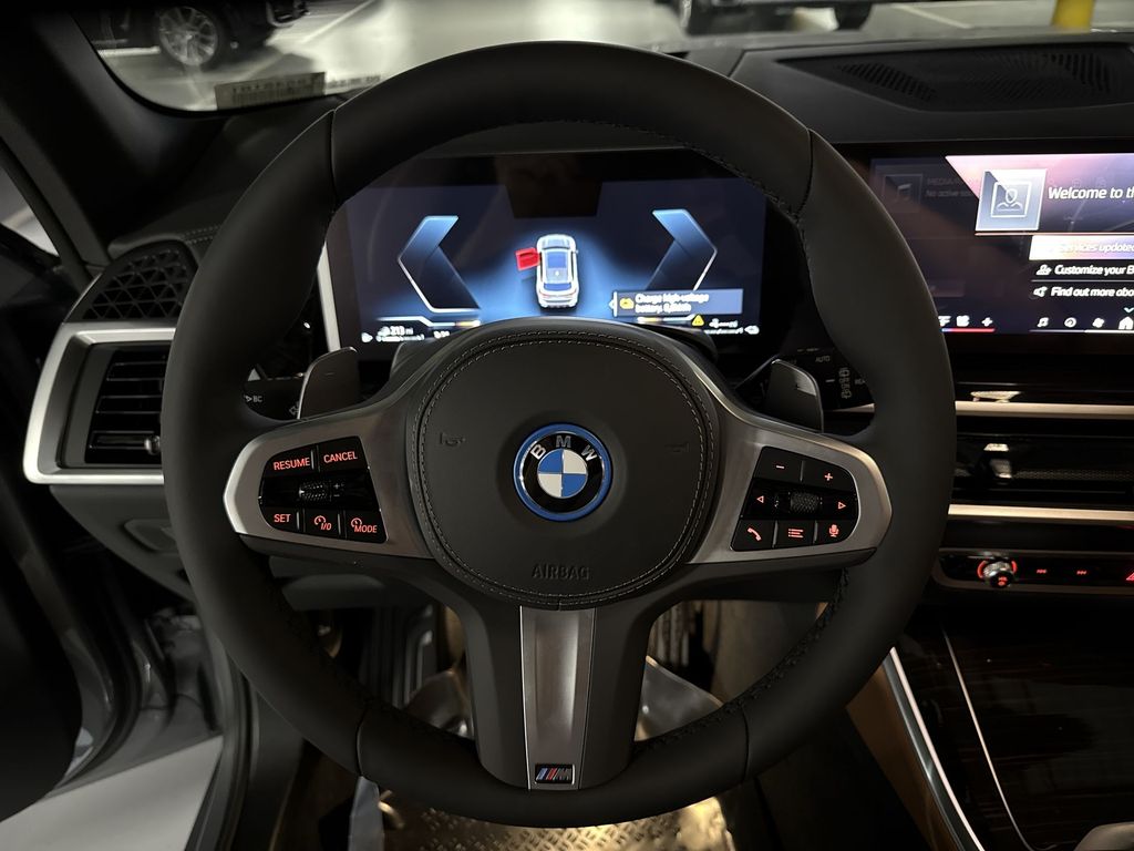 Thumbnail: 2026 BMW X5 - 14