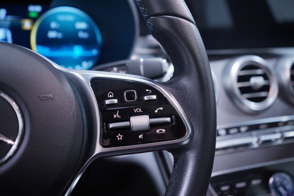 Thumbnail: 2020 Mercedes-Benz C-Class - 21